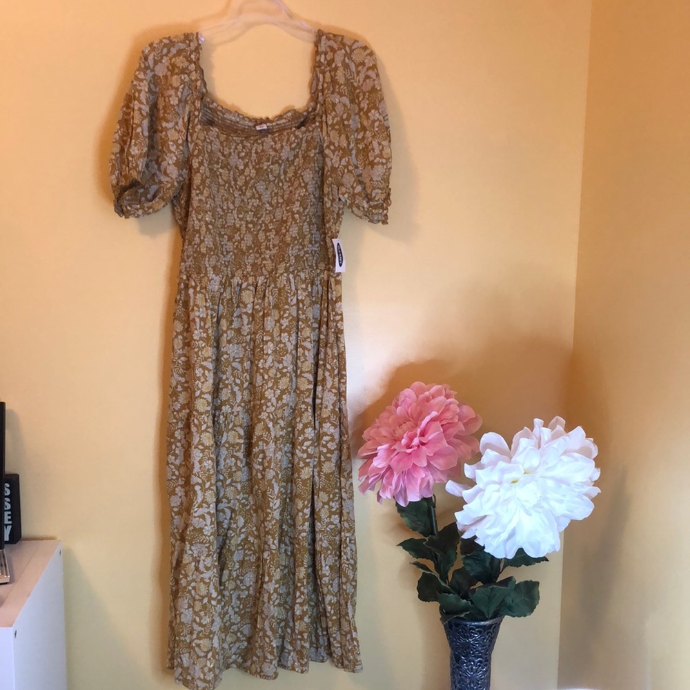 Spring/Summer Off Shoulder Old Navy dress; tag attached - never worn!